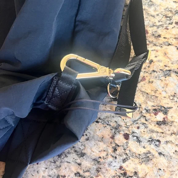 lululemon athletica Black On My Level Tote Bag - Picture 4 of 5